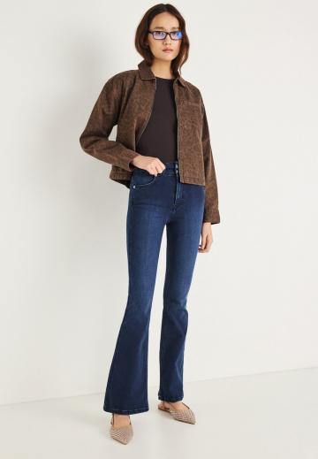 Клешеные джинсы