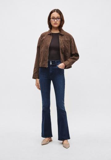 Клешеные джинсы