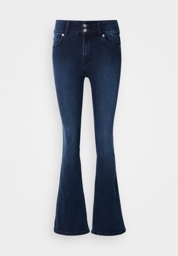 Клешеные джинсы