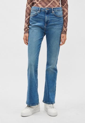 Клешеные джинсы