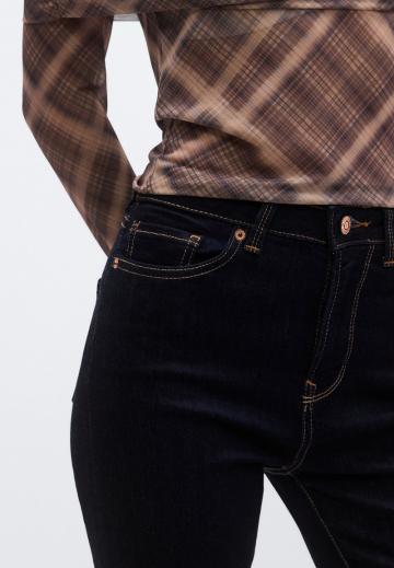 Клешеные джинсы