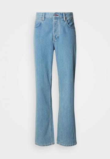 Свободные джинсы