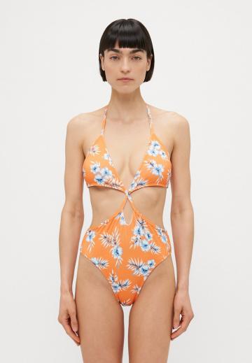 Слитный купальник