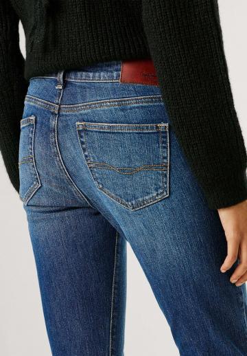 Узкие джинсы