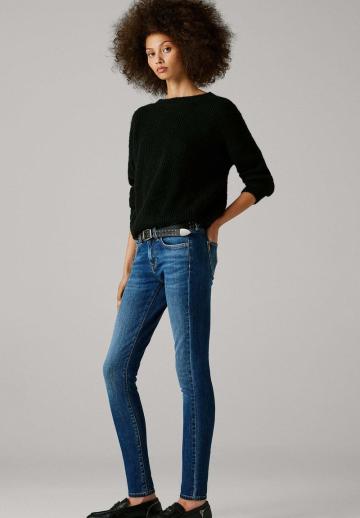 Узкие джинсы