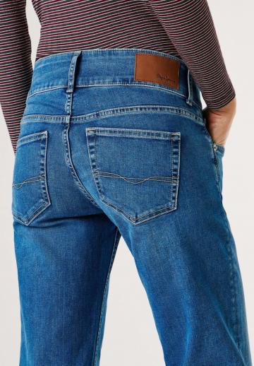 Прямые джинсы