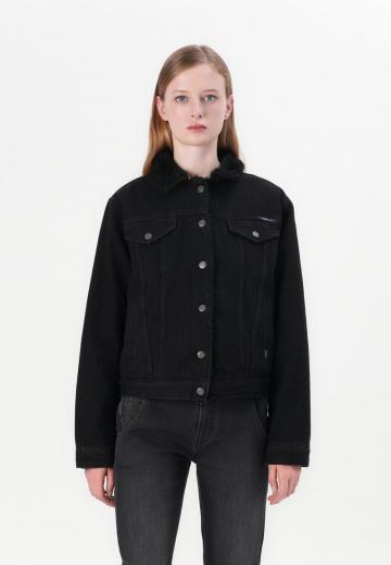 Джинсовая куртка