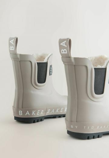 Резиновые сапоги