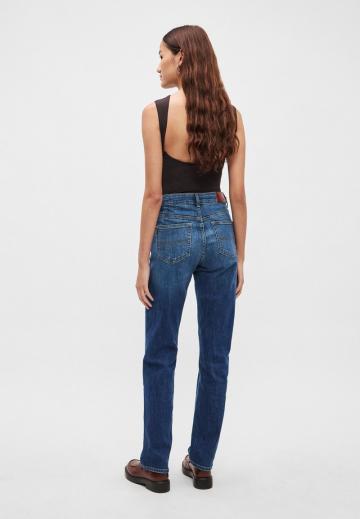 Прямые джинсы