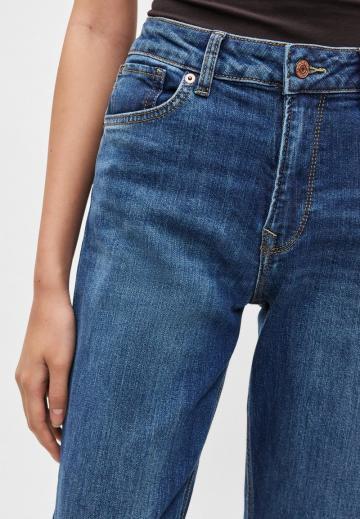 Прямые джинсы