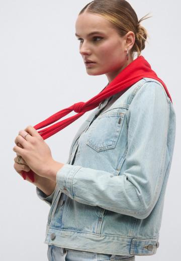 Джинсовая куртка