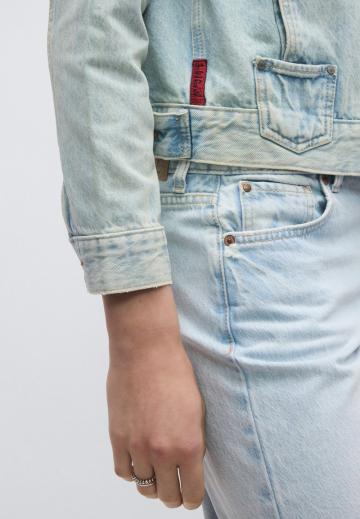 Джинсовая куртка