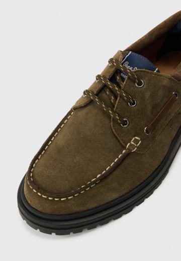 Ботинки на шнуровке