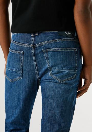 Узкие джинсы