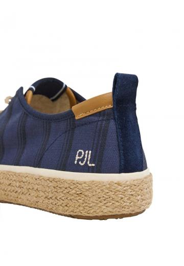 Ботинки на шнуровке