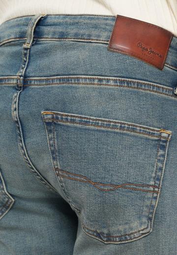 Прямые джинсы