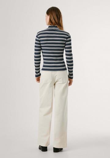 Пуловер в полоску