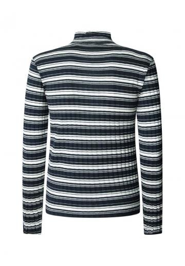 Пуловер в полоску