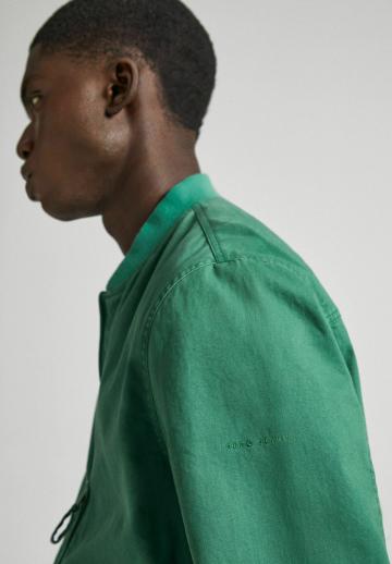 Куртка бомбер