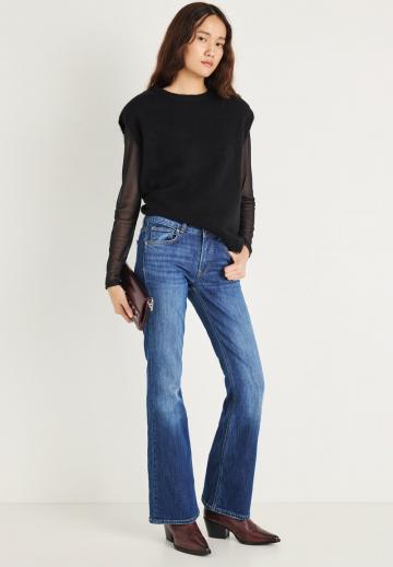 Клешеные джинсы