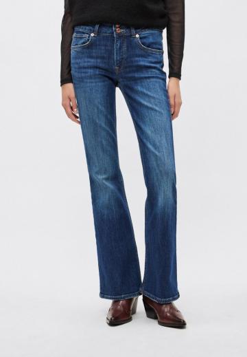 Клешеные джинсы