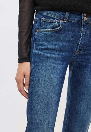 Клешеные джинсы