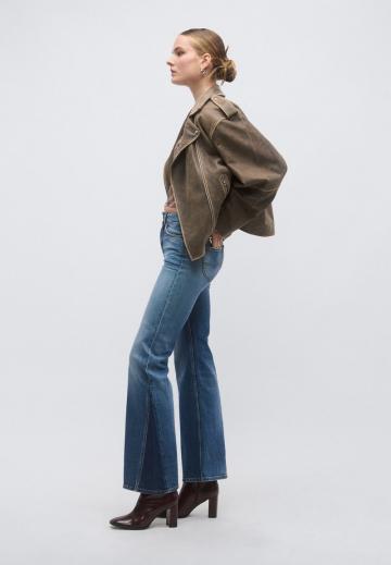 Клешеные джинсы