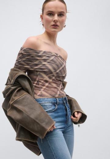 Клешеные джинсы