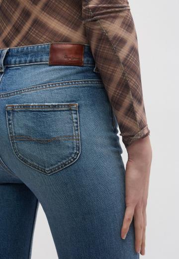 Клешеные джинсы