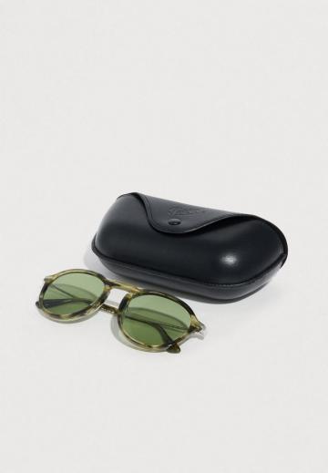 Солнечные очки