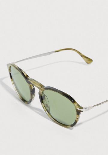 Солнечные очки