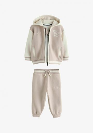 Набор одежды