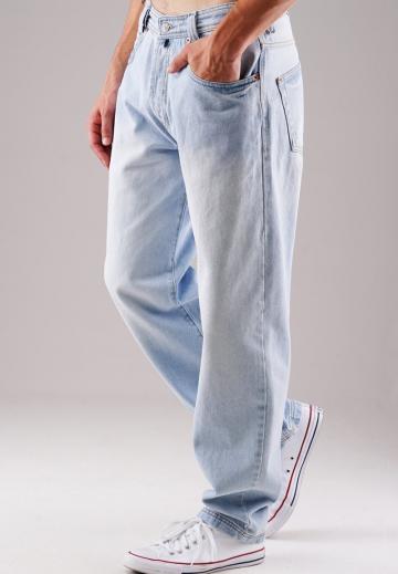 Прямые джинсы