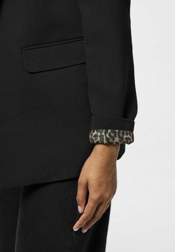 Короткое пальто