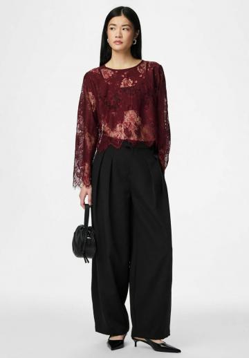 Кружевная блузка