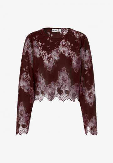 Кружевная блузка