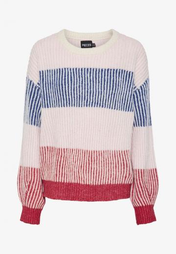 Пуловер в полоску