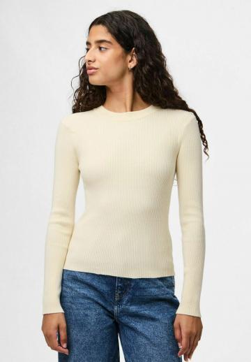 Пуловер в полоску