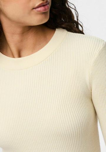 Пуловер в полоску