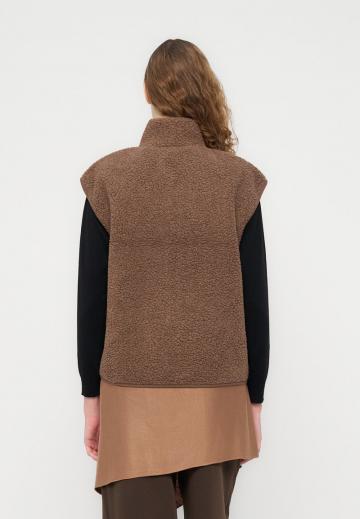 Пуховой жилет