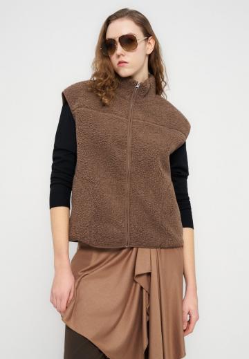 Пуховой жилет