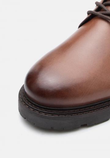 Ботинки на шнуровке