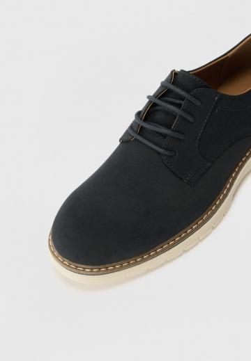 Ботинки на шнуровке