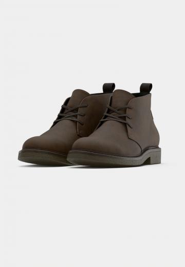 Ботинки на шнуровке