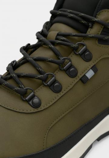 Походные ботинки