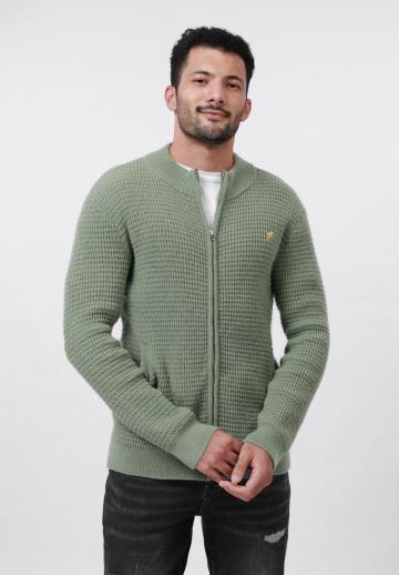 Вязаная кофта