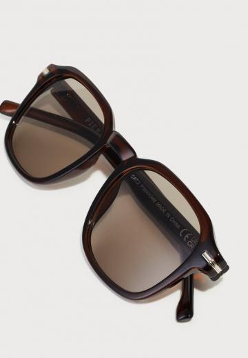 Солнечные очки