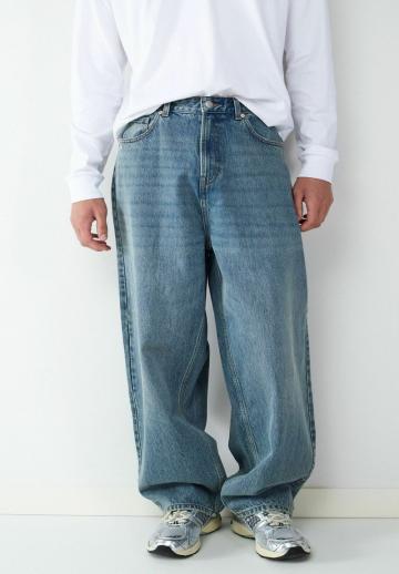Прямые джинсы