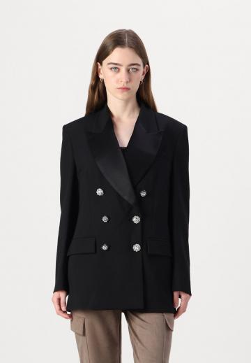 Блейзер с накладными карманами