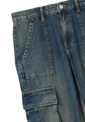 Брюки с накладными карманами